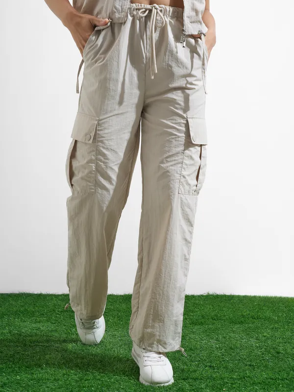 Street By Tokyo Talkies Women Beige Solid Regular Fit Cargos