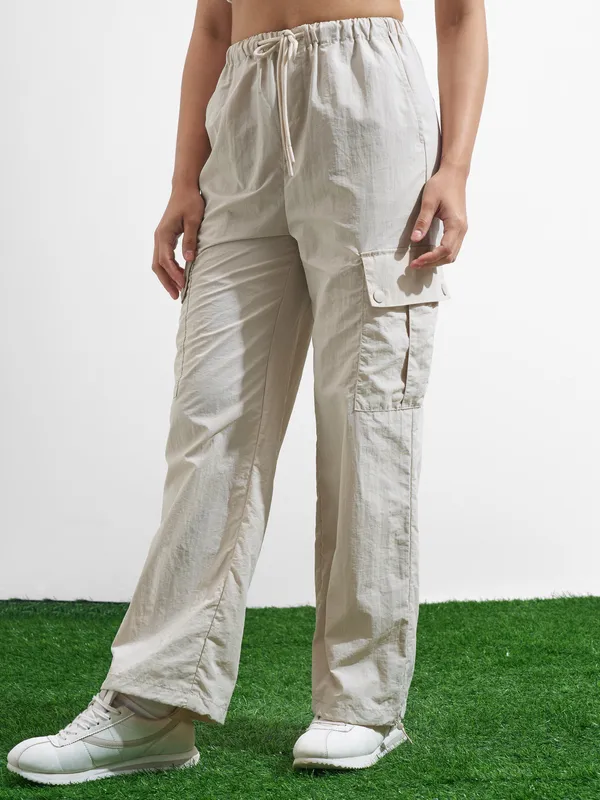 Street By Tokyo Talkies Women Beige Solid Regular Fit Cargos