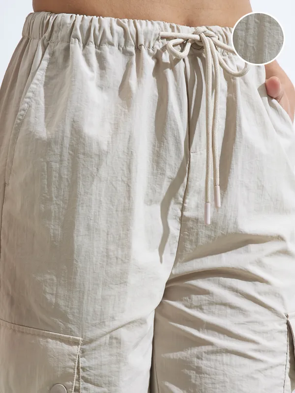 Street By Tokyo Talkies Women Beige Solid Regular Fit Cargos