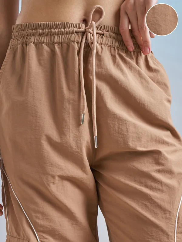 Street By Tokyo Talkies Women Brown Solid Regular Fit Cargos