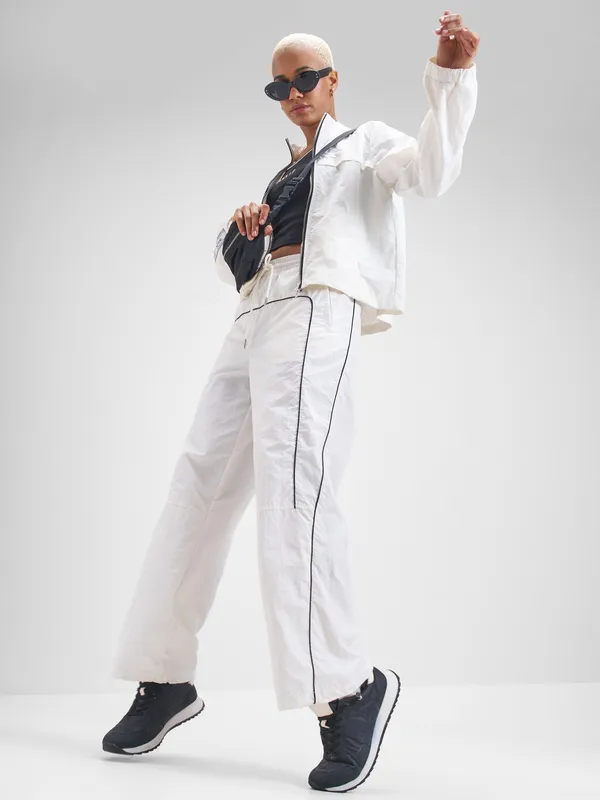 Street By Tokyo Talkies Women White Solid Straight Fit Regular Trouser