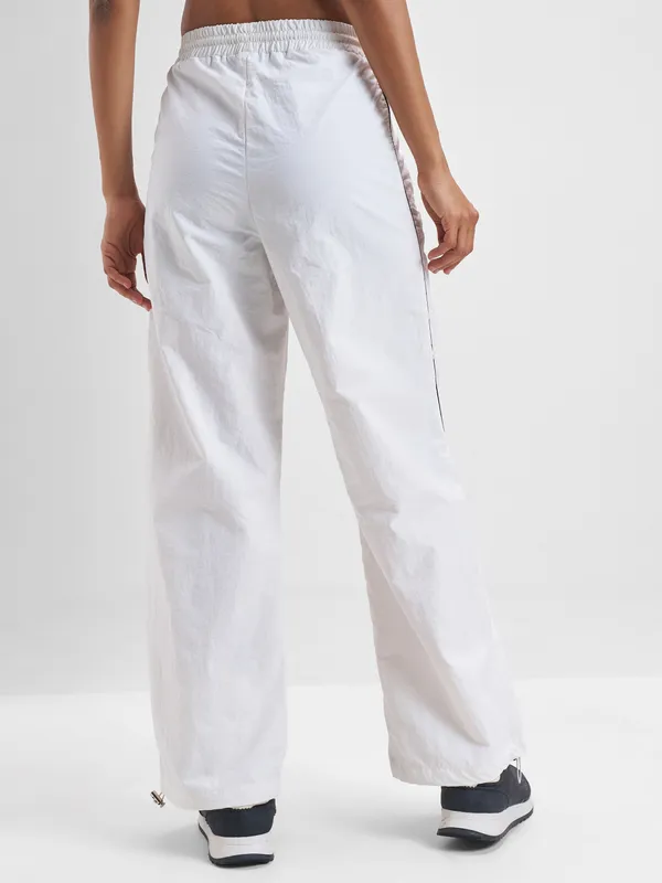 Street By Tokyo Talkies Women White Solid Straight Fit Regular Trouser