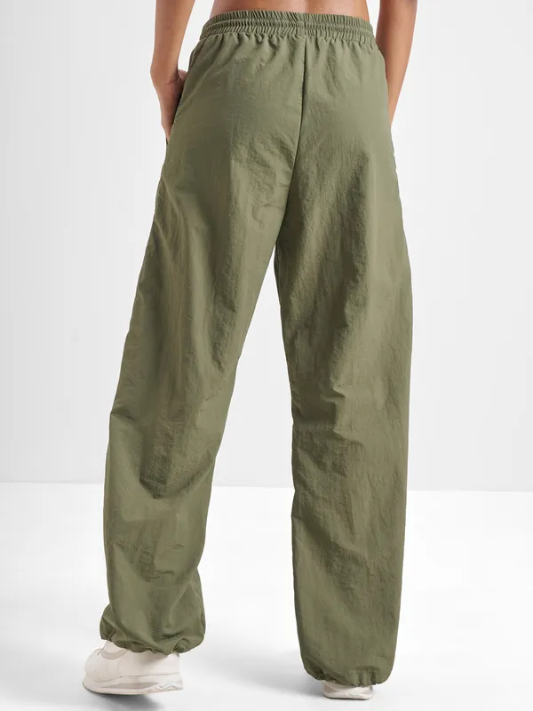 Street By Tokyo Talkies Women Green Solid Straight Fit Regular