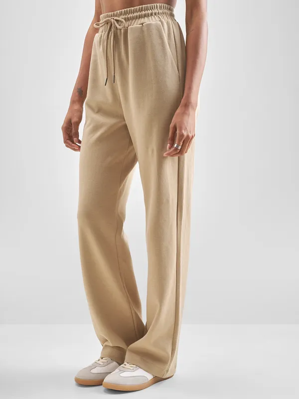 Street By Tokyo Talkies Women Beige Solid Regular Fit Trouser