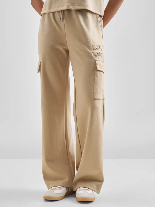 Street By Tokyo Talkies Women Beige Solid Straight Fit Cargos