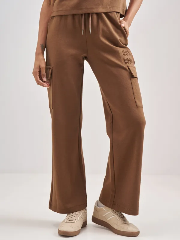 Street By Tokyo Talkies Women Brown Solid Straight Fit Regular Trouser
