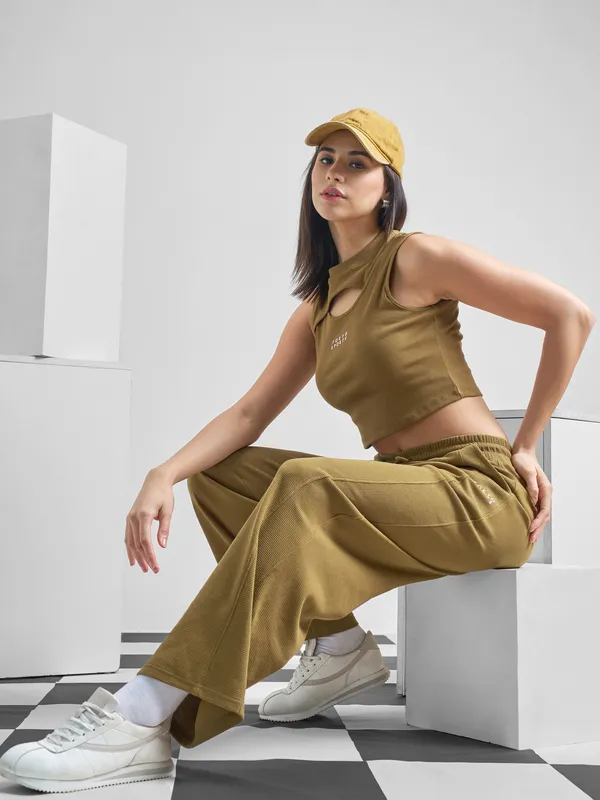 Street By Tokyo Talkies Women Brown Solid Regular Top