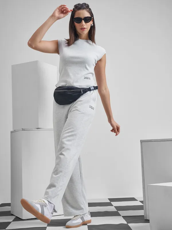 Street By Tokyo Talkies Women Grey Solid Regular Top