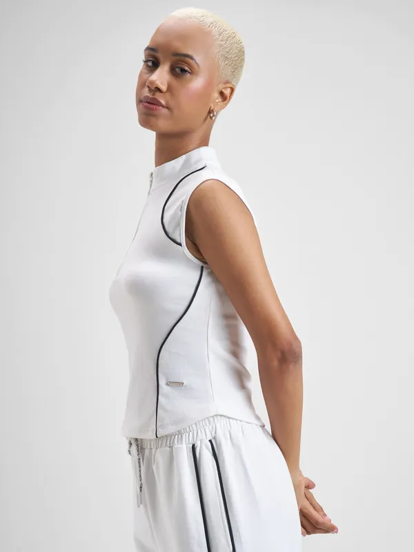 Street By Tokyo Talkies Women White Solid Fitted Top