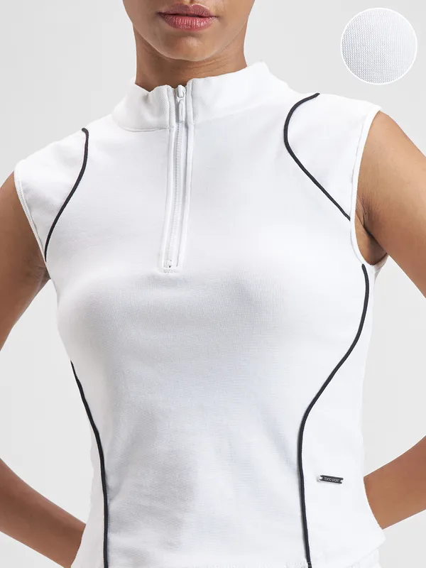 Street By Tokyo Talkies Women White Solid Fitted Top