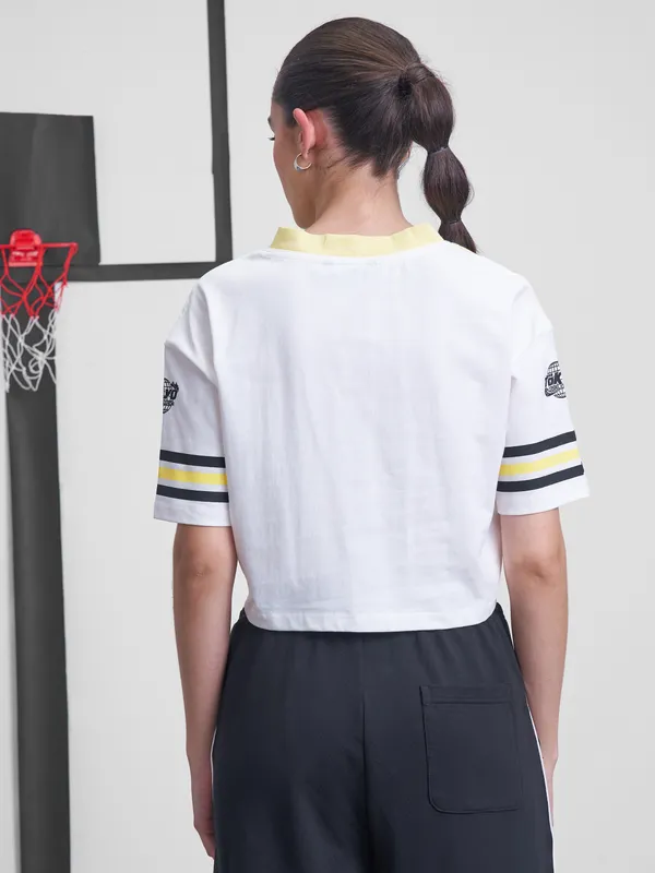 Street By Tokyo Talkies Women White Printed V-Neck T-Shirt