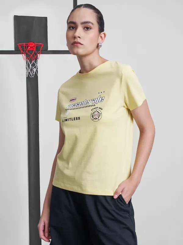 Street By Tokyo Talkies Women Yellow Printed Round Neck T-Shirt