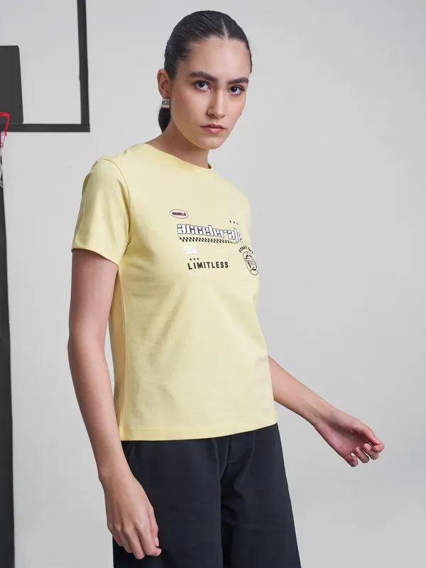 Street By Tokyo Talkies Women Yellow Printed Round Neck T-Shirt