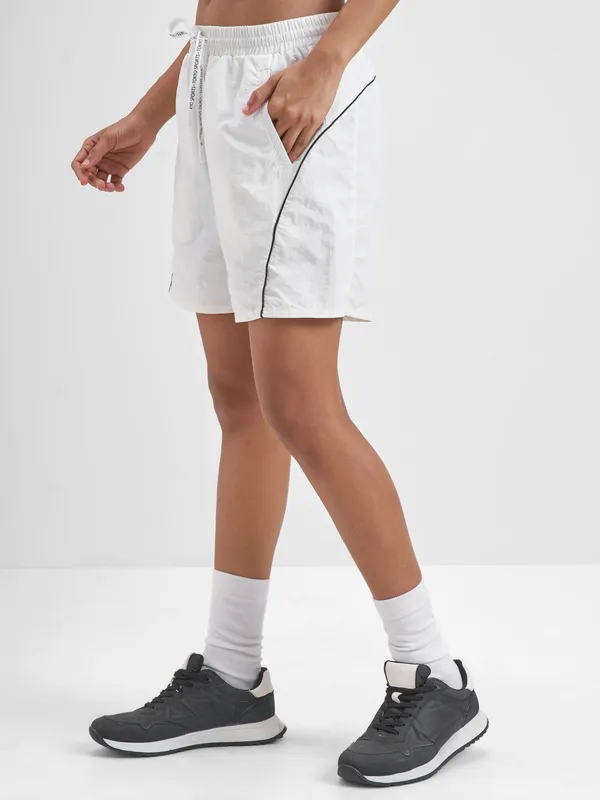 Street By Tokyo Talkies Women White Regular Fit Shorts