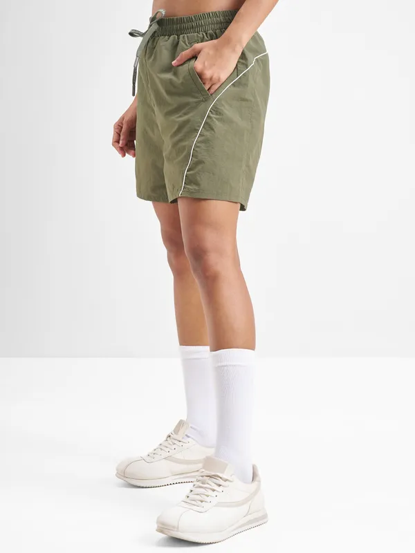 Street By Tokyo Talkies Women Green Regular Fit Shorts