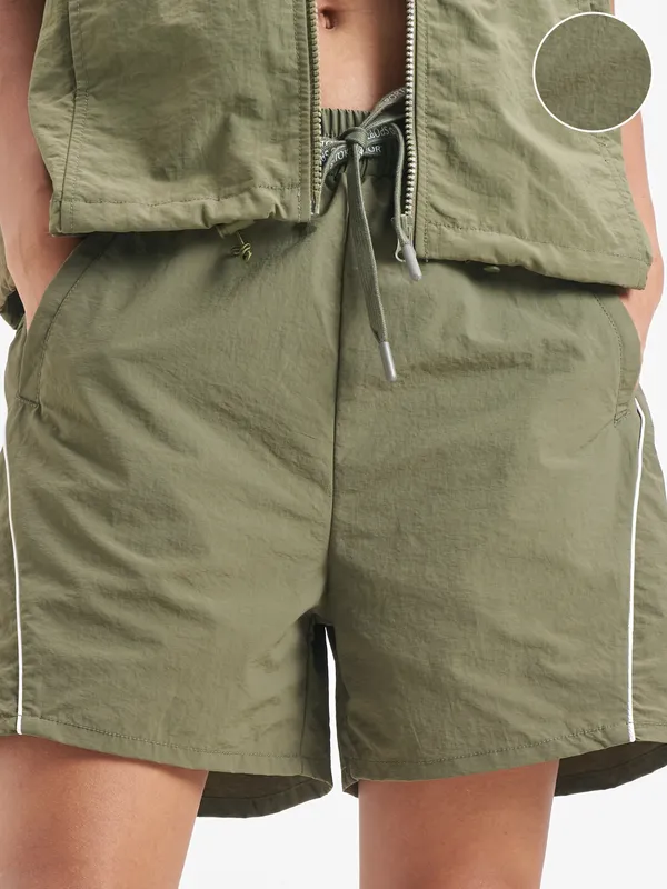 Street By Tokyo Talkies Women Green Regular Fit Shorts