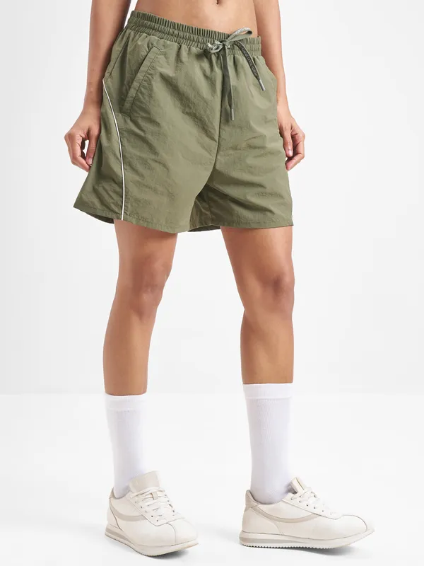 Street By Tokyo Talkies Women Green Regular Fit Shorts