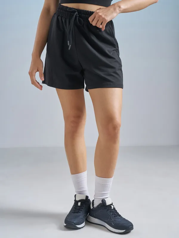 Street By Tokyo Talkies Women Black Relaxed Fit Cargo Shorts