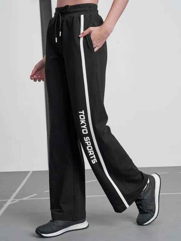 Street By Tokyo Talkies Women Black Regular Fit Track Pant