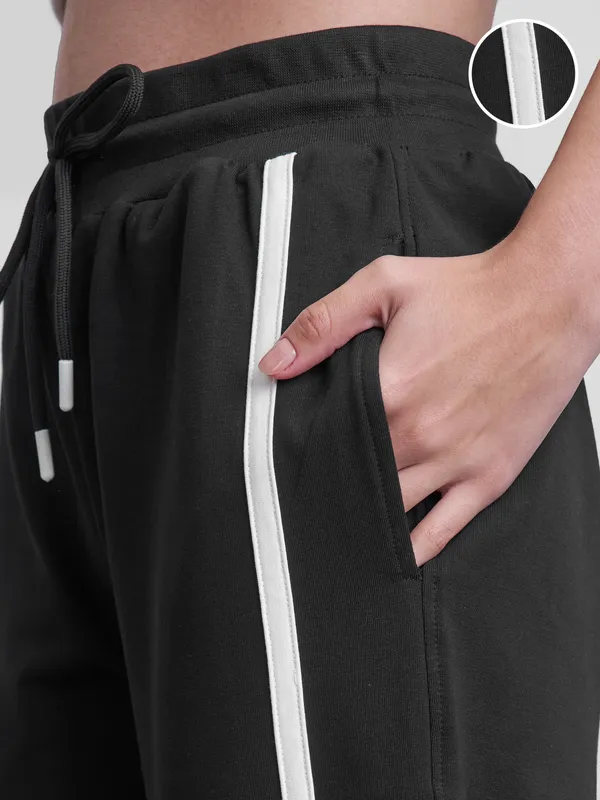 Street By Tokyo Talkies Women Black Regular Fit Track Pant