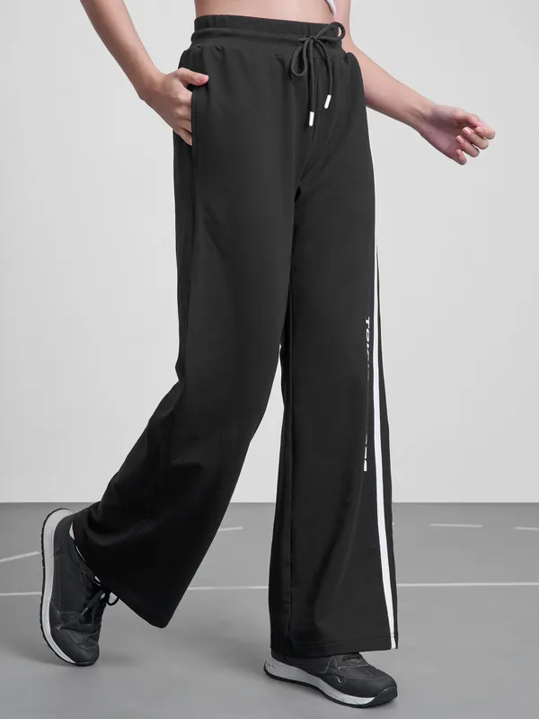 Street By Tokyo Talkies Women Black Regular Fit Track Pant