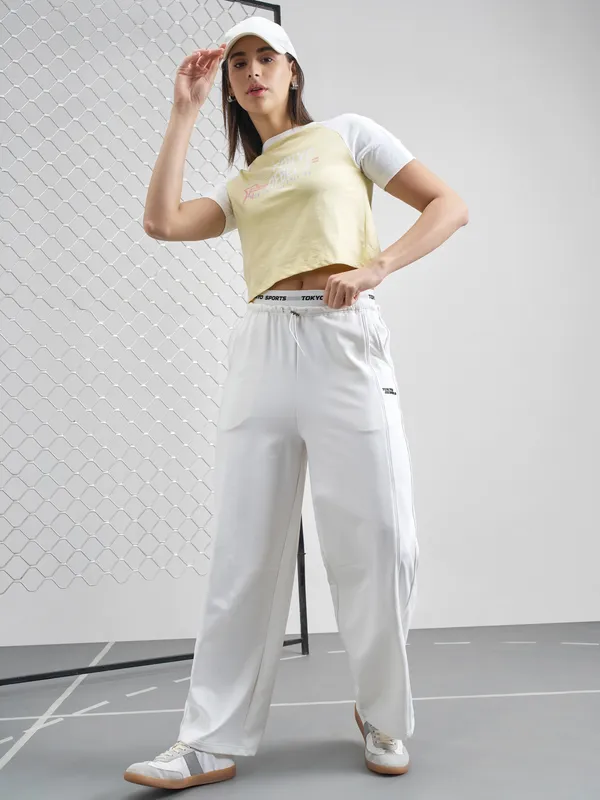 Women Relaxed Fit Track Pant