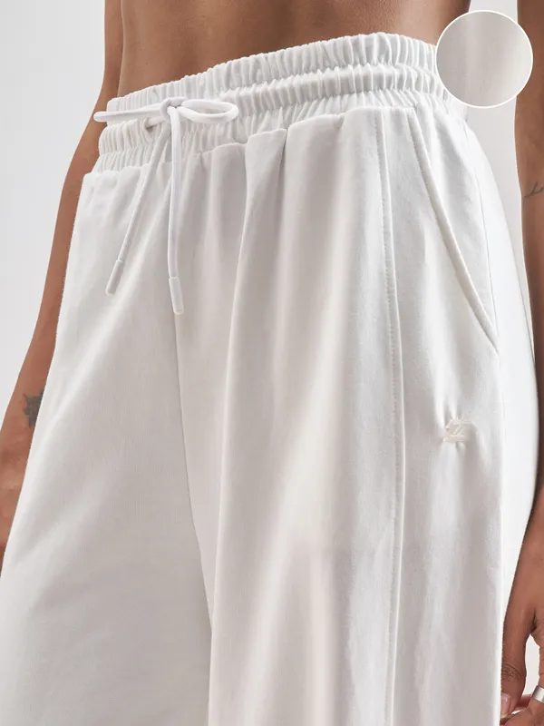 Street By Tokyo Talkies Women White Straight Fit Track Pant