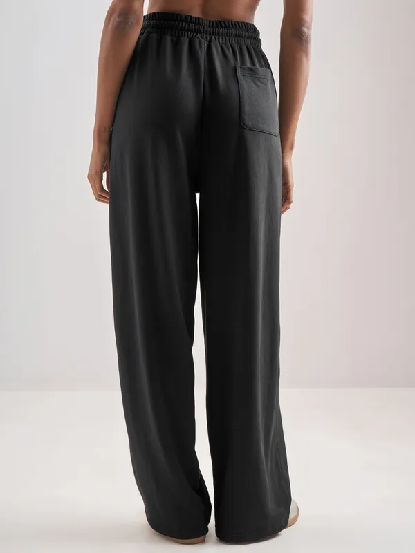 Street By Tokyo Talkies Women Black Straight Fit Track Pant