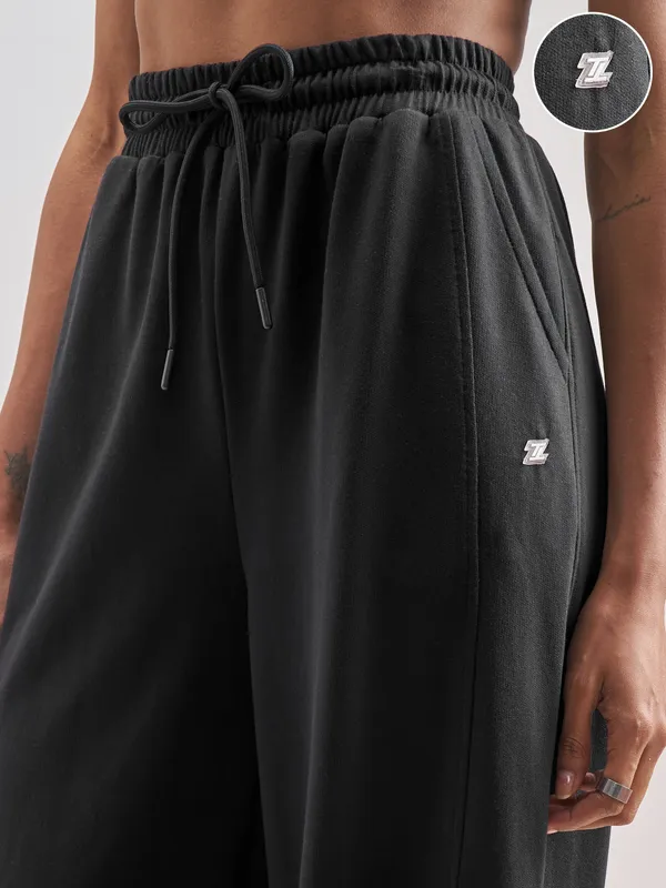 Street By Tokyo Talkies Women Black Straight Fit Track Pant