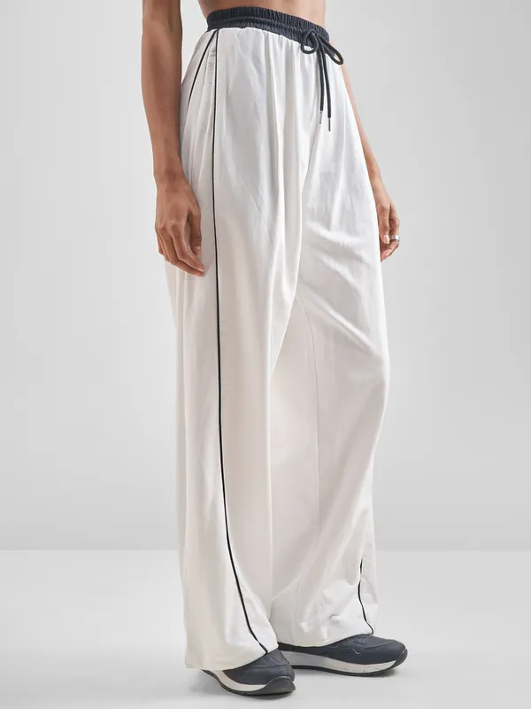 Street By Tokyo Talkies Women White Wide Leg Track Pant