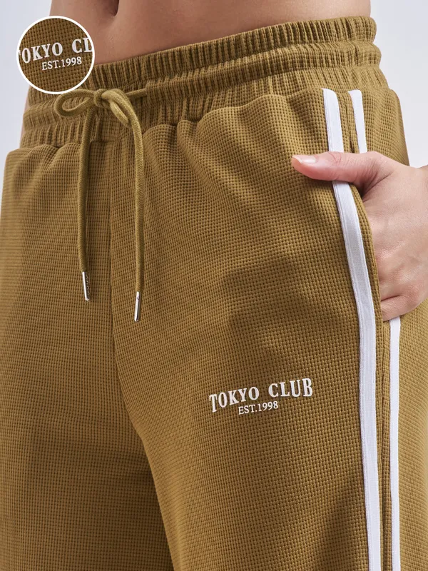 Street By Tokyo Talkies Women Brown Relaxed Fit Track Pant