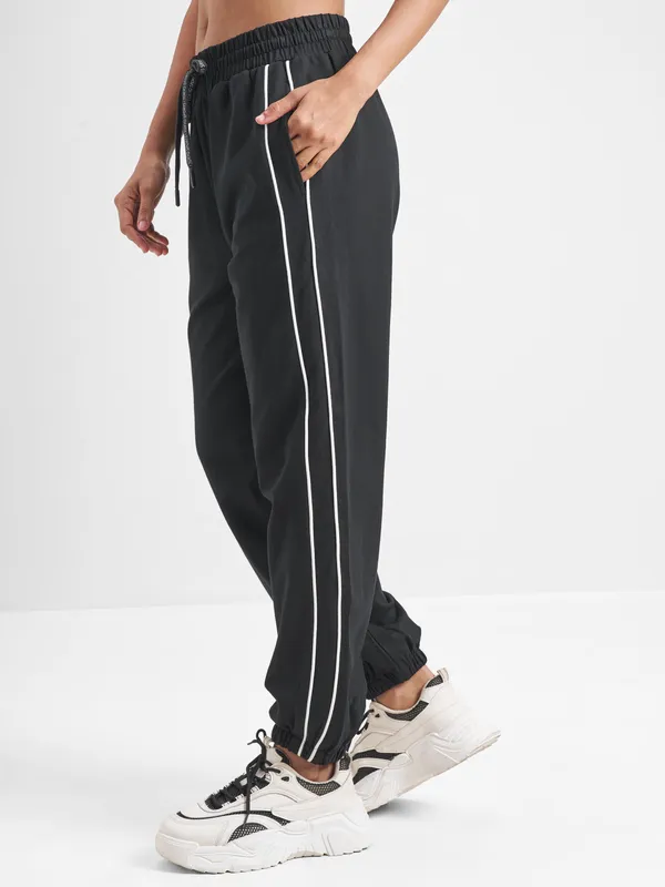 Street By Tokyo Talkies Women Black Baggy Track Pant