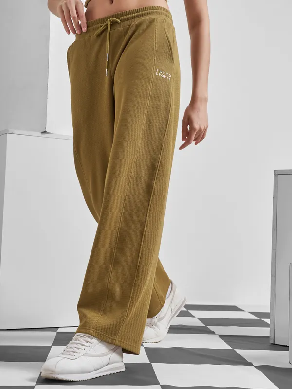 Street By Tokyo Talkies Women Brown Relaxed Fit Track Pant