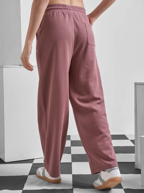 Street By Tokyo Talkies Women Mauve Relaxed Fit Track Pant