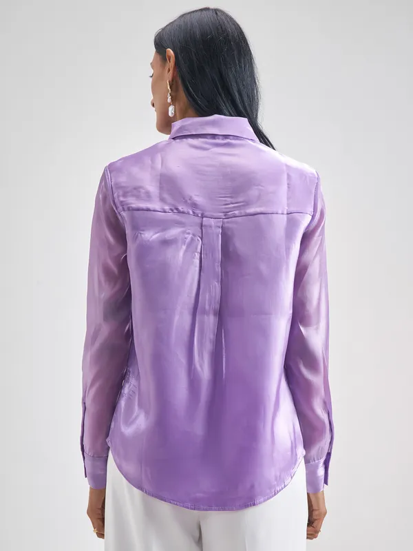 Women Solid Regular Fit Casual Shirt