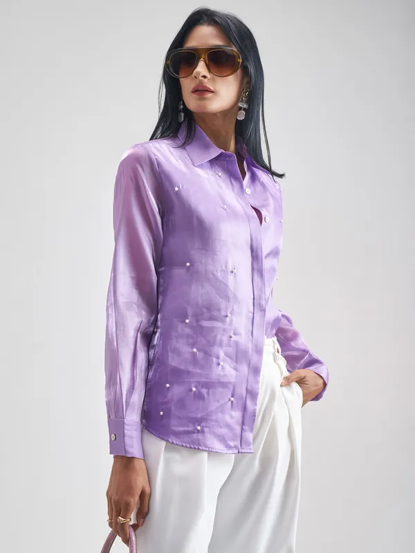 Women Solid Regular Fit Casual Shirt