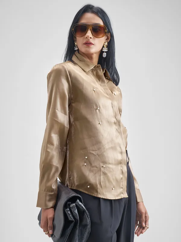 Women Solid Regular Fit Casual Shirt