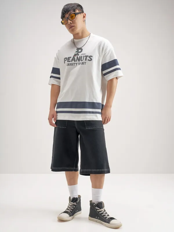 Highlander Men White Peanuts Printed Round Neck Oversized Fit T-Shirt