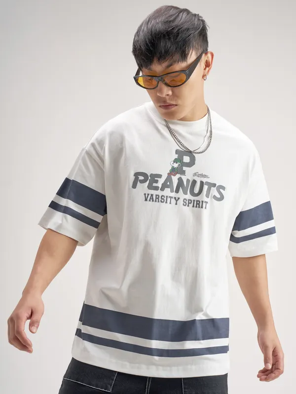 Highlander Men White Peanuts Printed Round Neck Oversized Fit T-Shirt