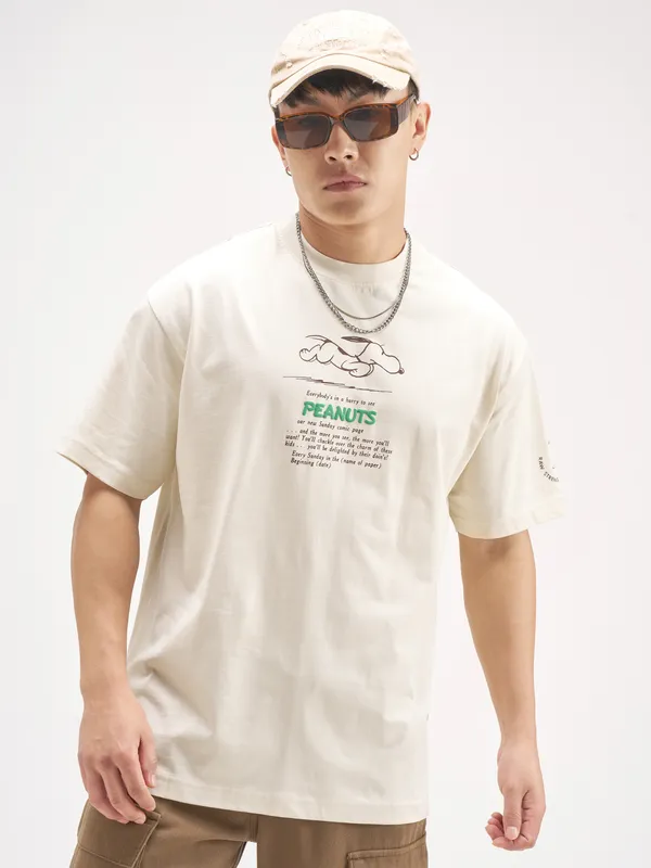 Highlander Men Beige Snoopy Peanuts Printed Round Neck T-Shirt