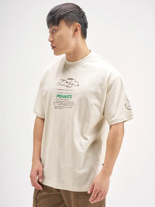 Highlander Men Beige Snoopy Peanuts Printed Round Neck T-Shirt