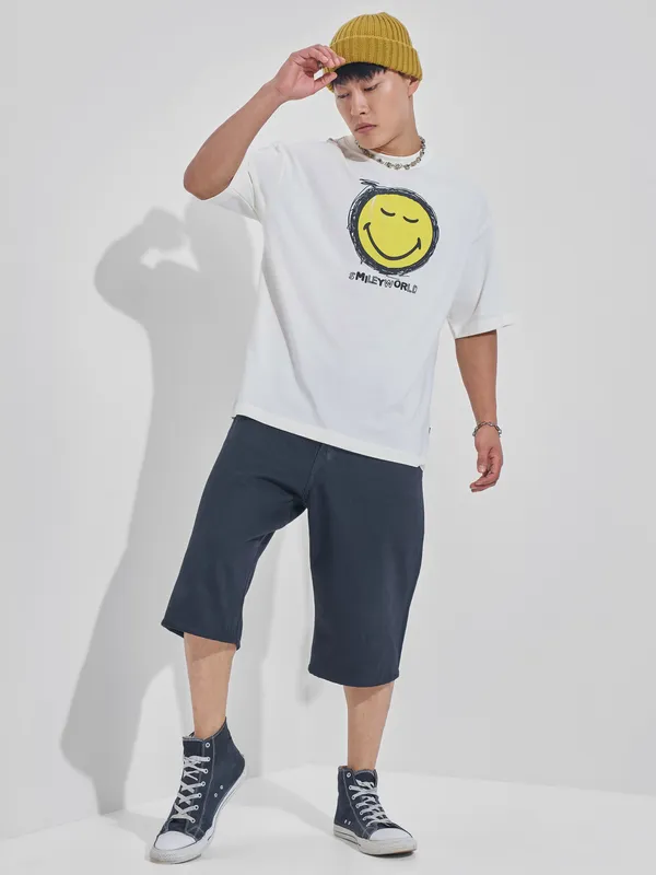 Highlander Men Off White Smiley Printed Round Neck Oversized Fit T-Shirt