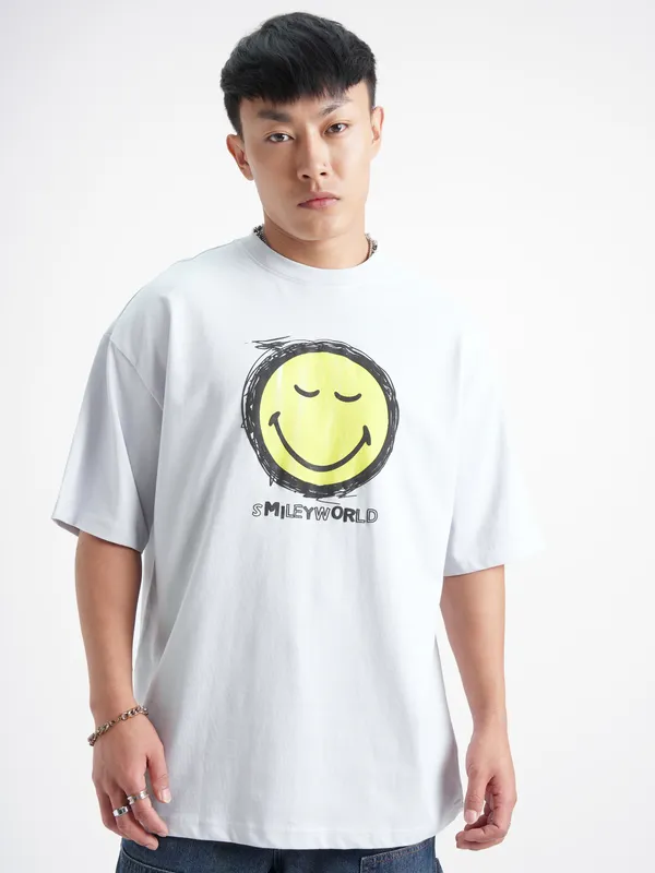 Highlander Men Grey SmileyWorldÃÂ® Printed Round Neck Oversized Fit T-Shirt