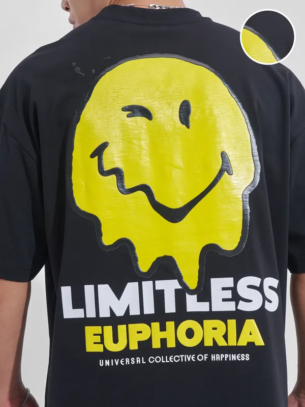 Highlander Men Black SmileyWorldÂ® Printed Round Neck Oversized Fit T-Shirt
