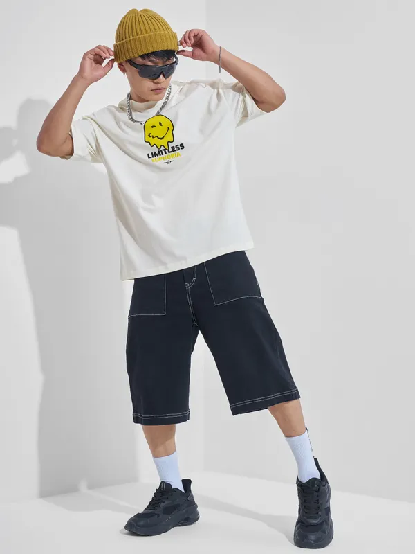 Highlander Men Off White SmileyWorldÂ® Printed Round Neck Oversized Fit T-Shirt