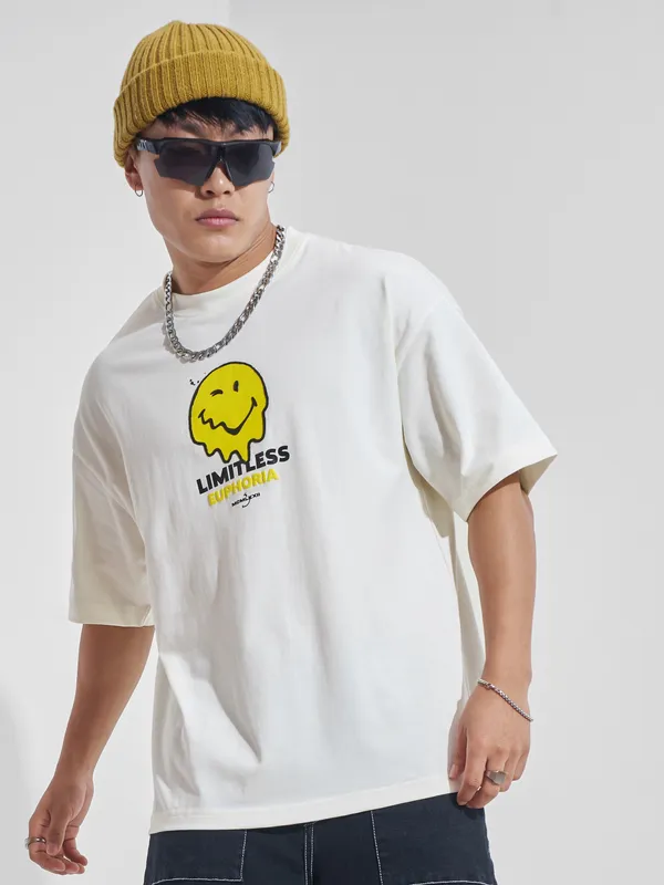 Highlander Men Off White SmileyWorldÂ® Printed Round Neck Oversized Fit T-Shirt