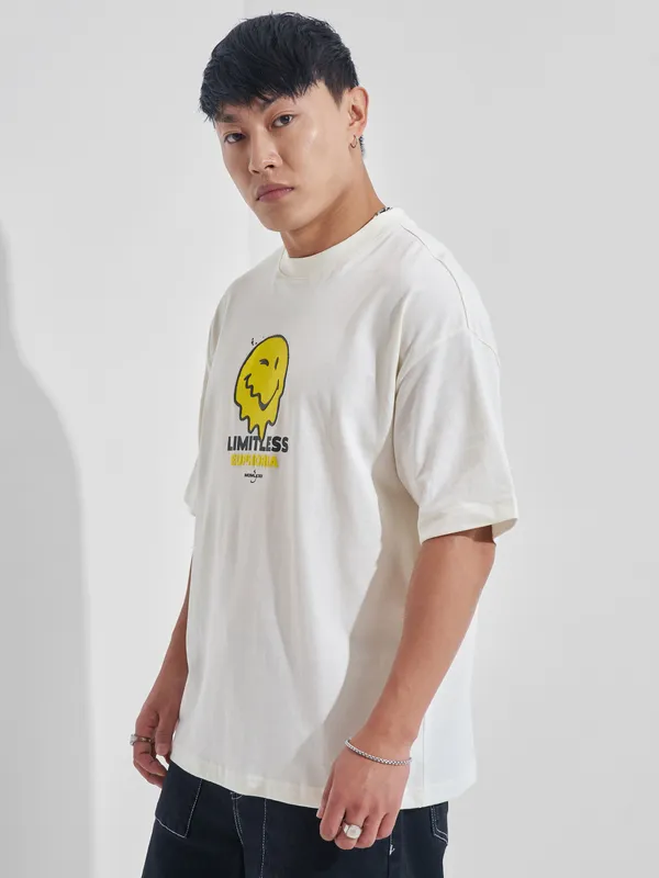 Highlander Men Off White SmileyWorldÂ® Printed Round Neck Oversized Fit T-Shirt