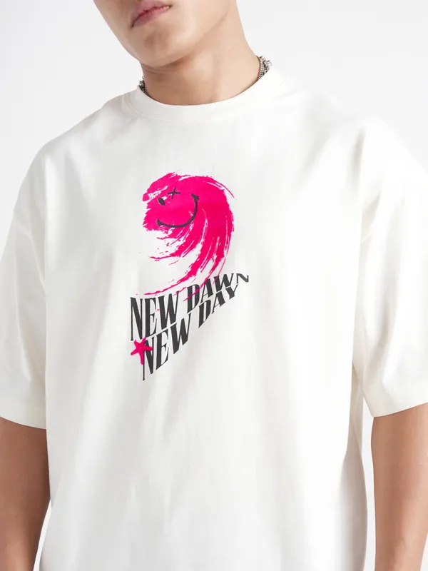 Highlander Men Off White SmileyWorldÃÂ® Printed Round Neck Oversized Fit T-Shirt