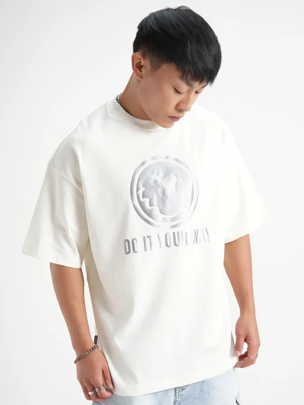 Highlander Men Off White SmileyWorldÃÂ® Printed Round Neck Oversized Fit T-Shirt