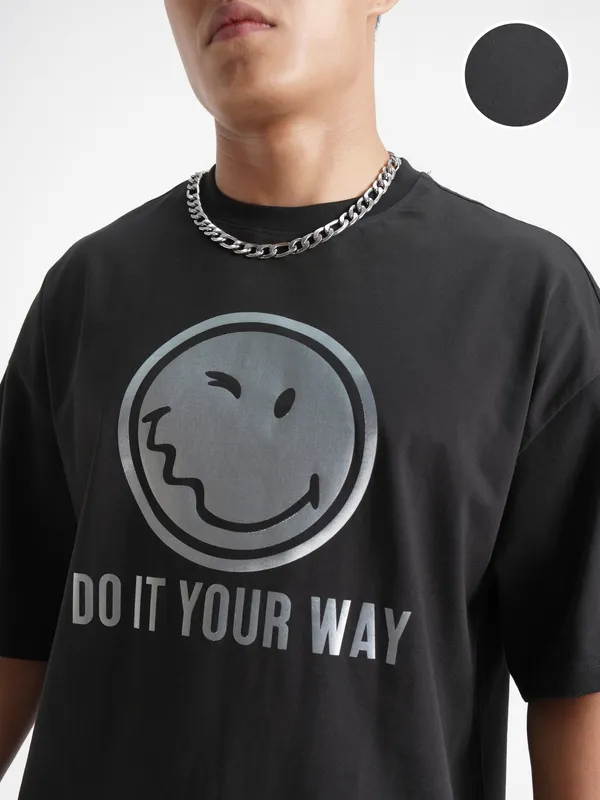 Highlander Men Black SmileyWorldÃÂ® Printed Round Neck Oversized Fit T-Shirt